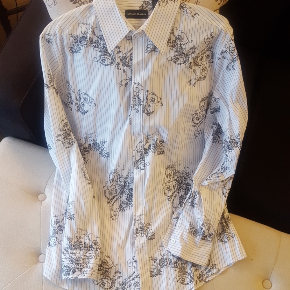 Men's casual dress shirt